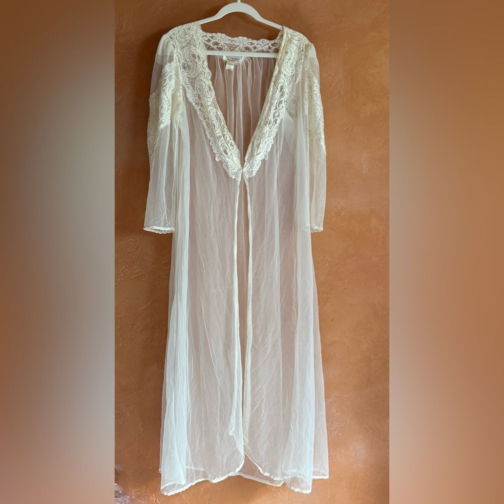 Vintage Victoria’s Secret Gold Label Sheer Lace Robe Faux Pearl Trim Medium